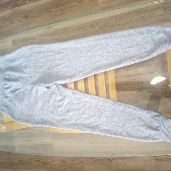 RW&CO. Heather Gray Joggers - Picture 5 of 5